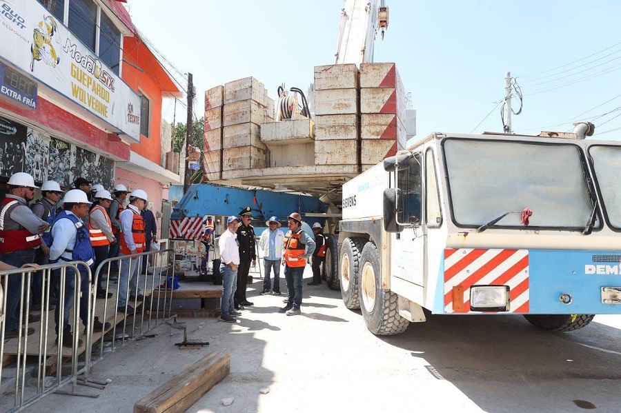 Mauricio Vila supervisa el avance en la construcción del viaducto elevado de Progreso