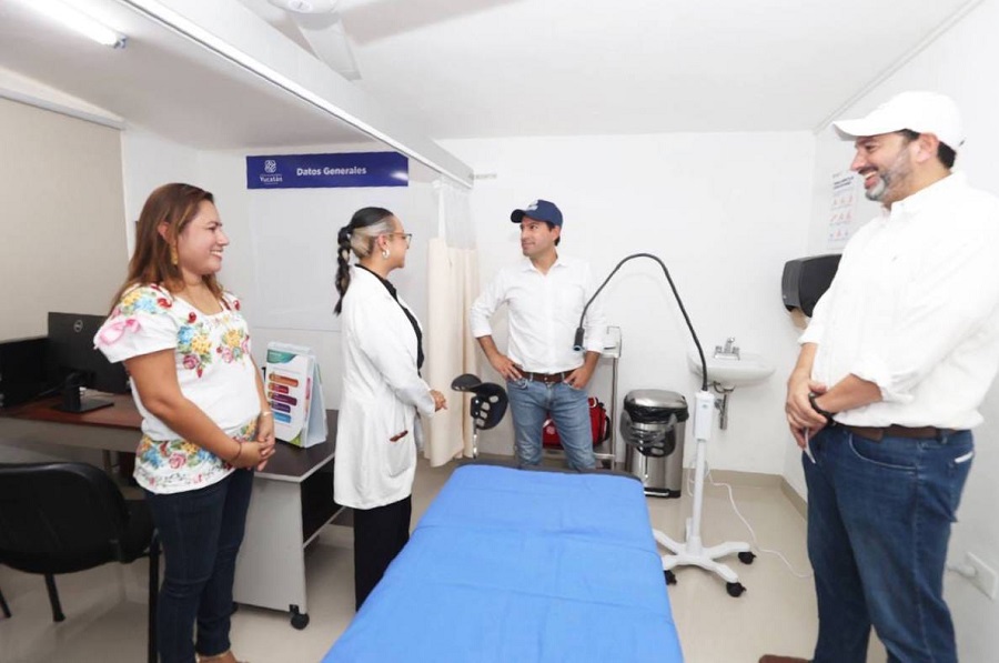 El gobernador Mauricio Vila supervisa el remozamiento del Centro de Salud de Yotholín