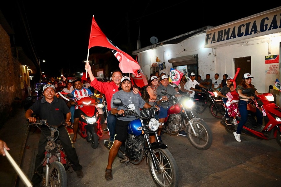 En esta campaña, Rolando Zapata ya recorrió más de la mitad de Yucatán