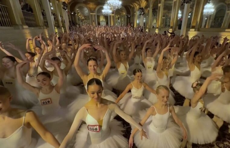 Cientos de bailarinas en puntas imponen un nuevo récord mundial en NY