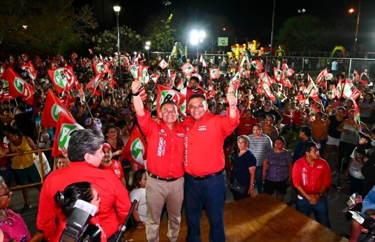 Rolando Zapata continúa con el diálogo directo con la gente de Mérida