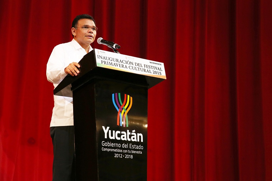 Rolando Zapata se compromete a seguir trabajando por la dinámica cultural de Yucatán