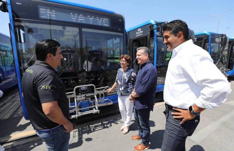 Presentan 34 nuevos autobuses híbridos del Va y Ven