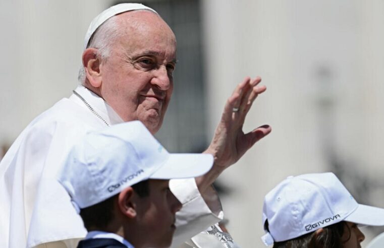 El papa Francisco se disculpa por usar un término vulgar sobre sacerdotes gays