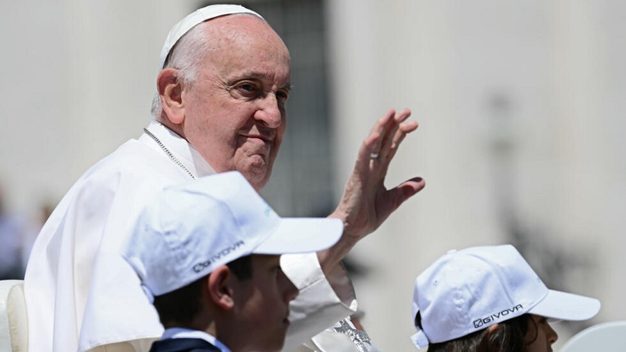 El papa Francisco se disculpa por usar un término vulgar sobre sacerdotes gays