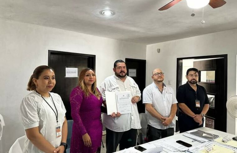 Aun sin el «cariño» de Morena, Bayardo Ojeda recibe constancia de diputado local