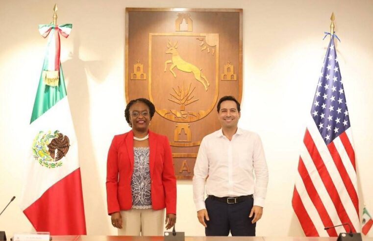 Mauricio Vila se reúne con la cónsul de Estados Unidos en Mérida, Dorothy Ngutter