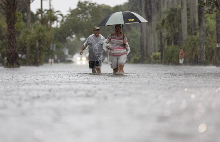 La temporada de huracanes 2024 inicia en Florida con un diluvio