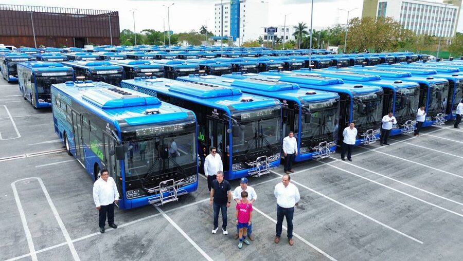 Mauricio Vila presenta 74 autobuses híbridos para el Va y Ven