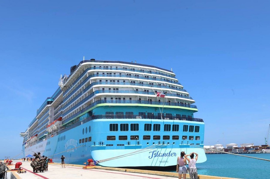 Llega por primera ocasión a Yucatán el crucero Islander de la naviera Margaritaville at Sea