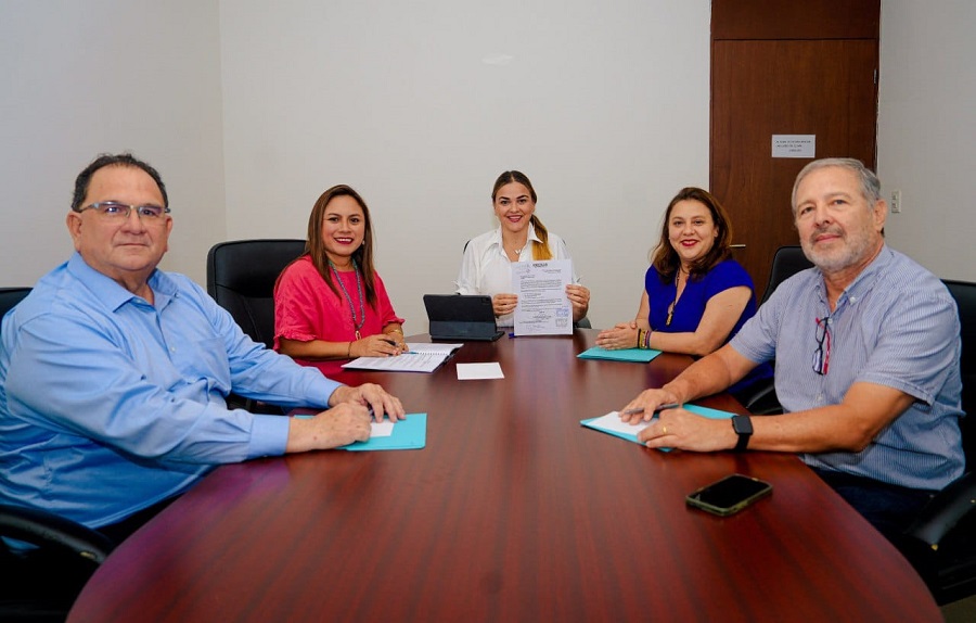 Cecilia Patrón presenta un equipo de transición ciudadano y paritario en Mérida