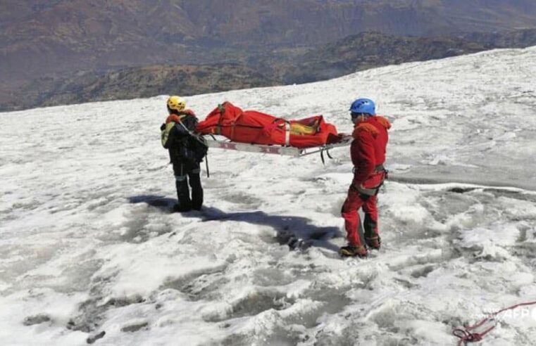 Hallan en la cumbre más alta de Perú la momia de un alpinista desaparecido hace 22 años