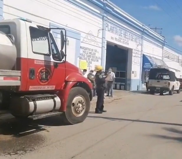 Fuga de amoniaco de la planta de hielo Motul causó perjuicios a vecinos de la zona.