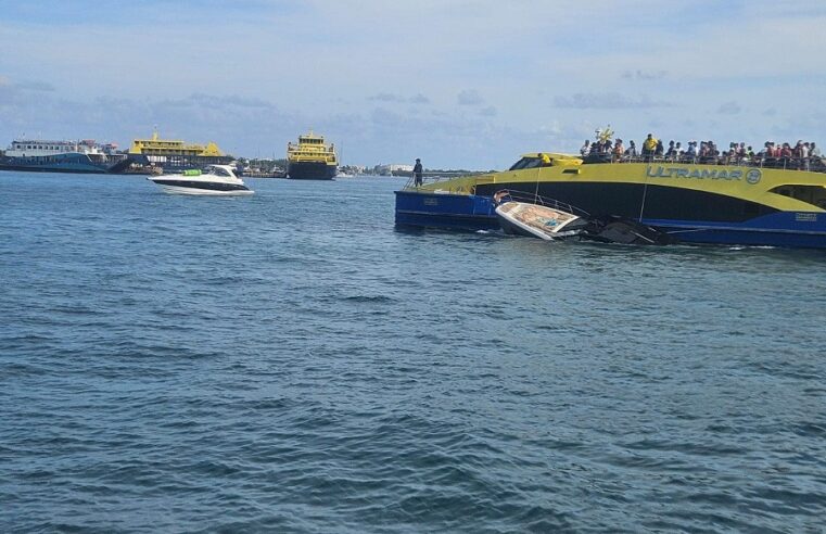 Se hunde nave de recreo tras chocar con un barco de Ultramar en Isla Mujeres