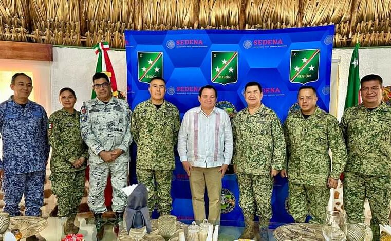 Se reúne el gobernador electo con mandos militares