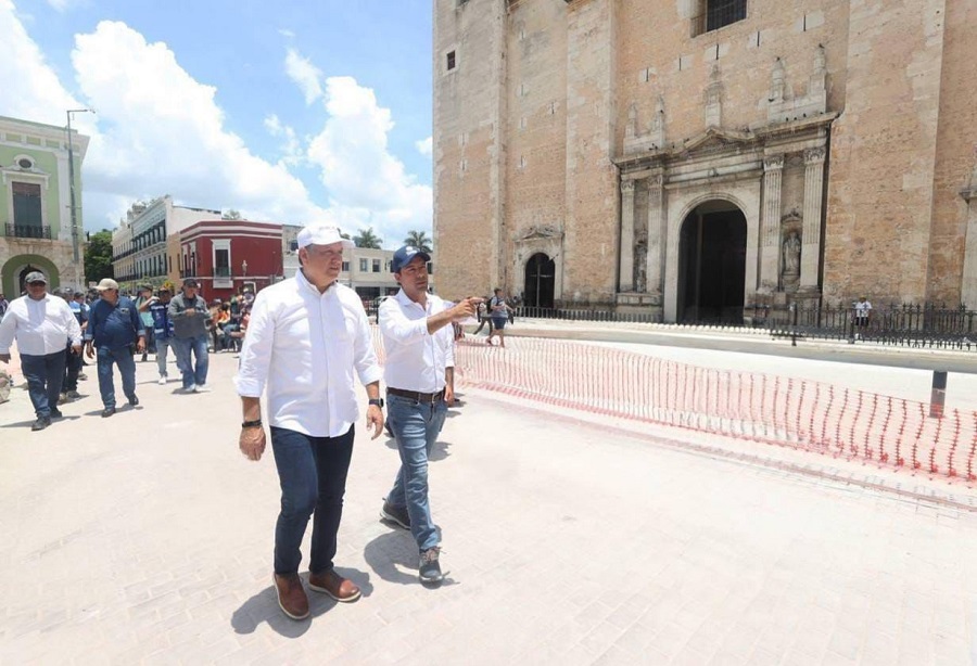 Mauricio Vila supervisa las obras de la Plaza Grande de Mérida: avanzan a buen ritmo