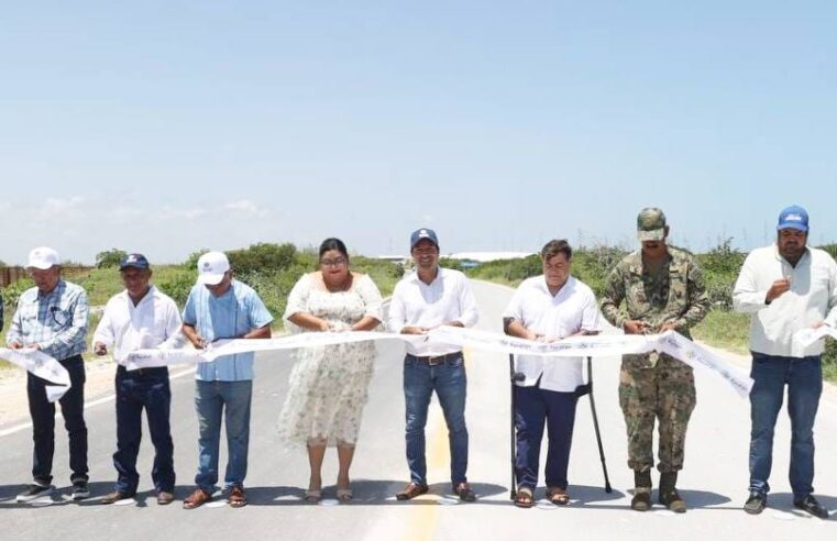 Mauricio Vila entrega la reconstrucción del  entronque Río Lagartos-Las Coloradas