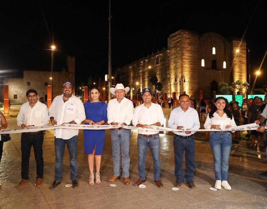 Mauricio Vila  entrega el remozamiento del Centro Histórico de Tizimín