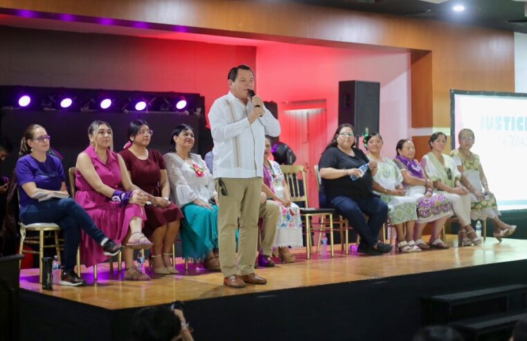 Agradece Huacho Díaz Mena el trabajo y compromiso de las mujeres yucatecas