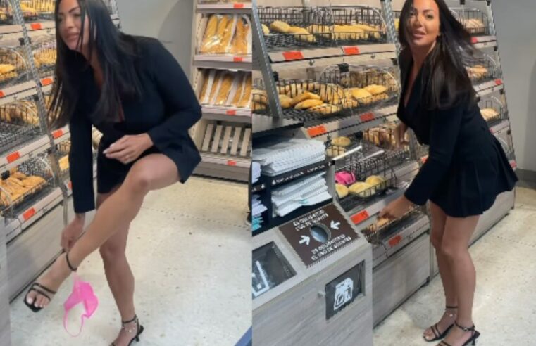 Influencer se quita el calzón en un supermercado y lo arroja entre los panes