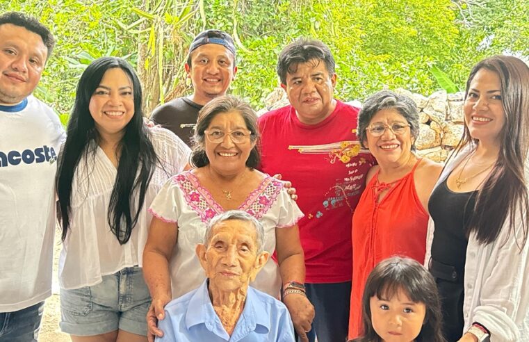 Don José Librado Concha Casanova festeja sus 104 años en Yucatán