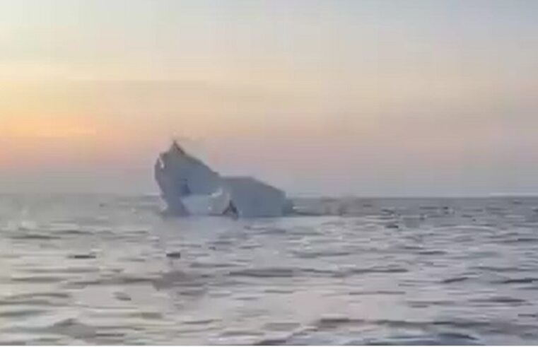 Naufraga yate con 12 tripulantes, entre el puerto de Progreso y el Arrecife Alacranes