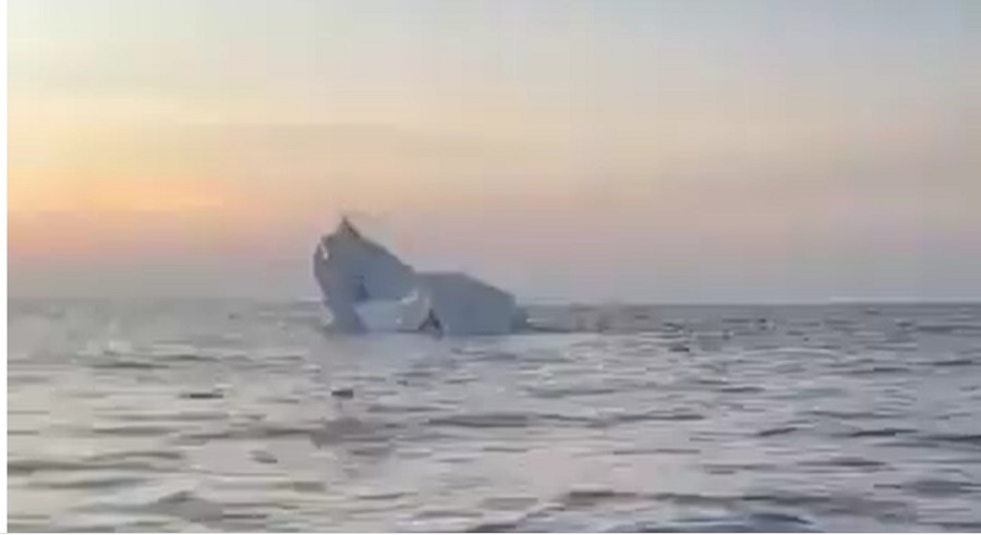 Naufraga yate con 12 tripulantes, entre el puerto de Progreso y el Arrecife Alacranes