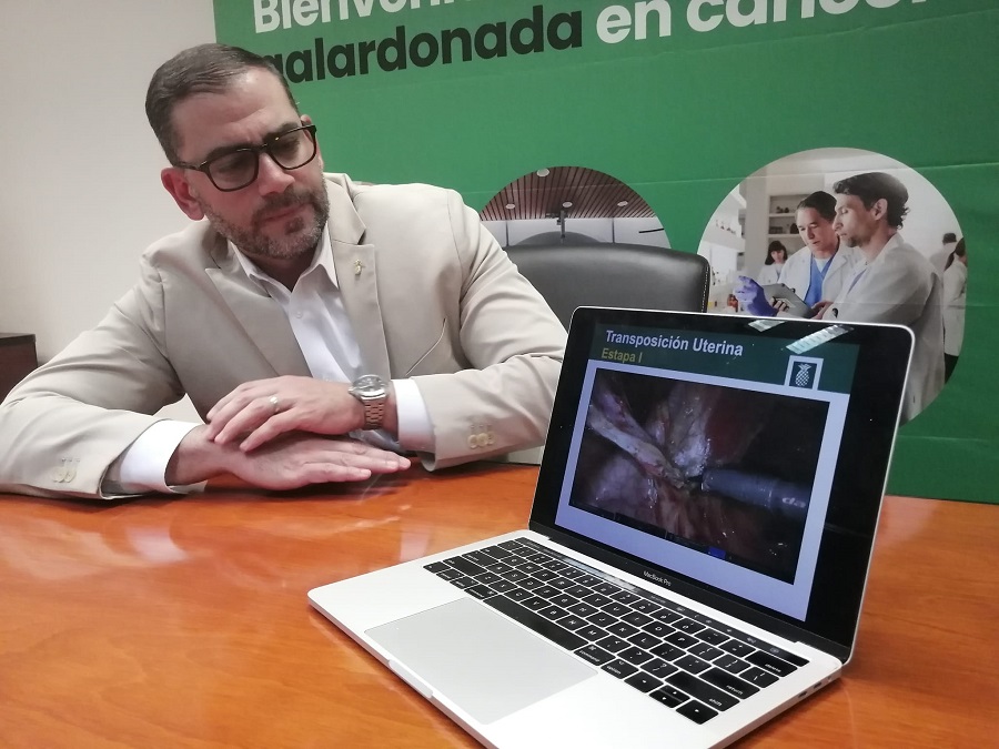 El doctor John Díaz presenta en Mérida las bondades de las cirugías robóticas