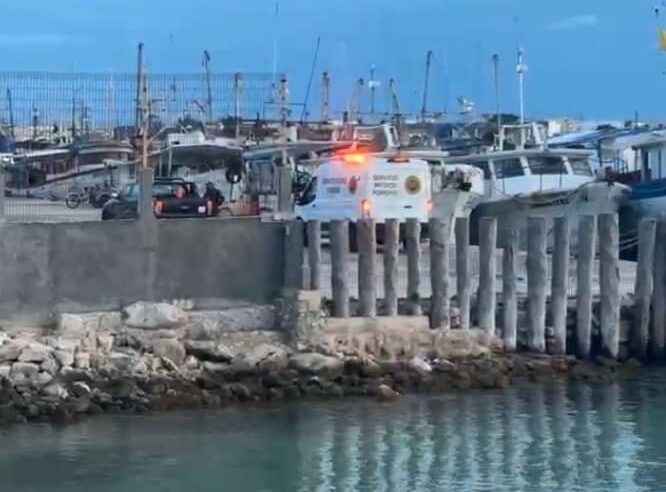 Turista muere en la Pig Beach de Progreso al caer de una moto acuática