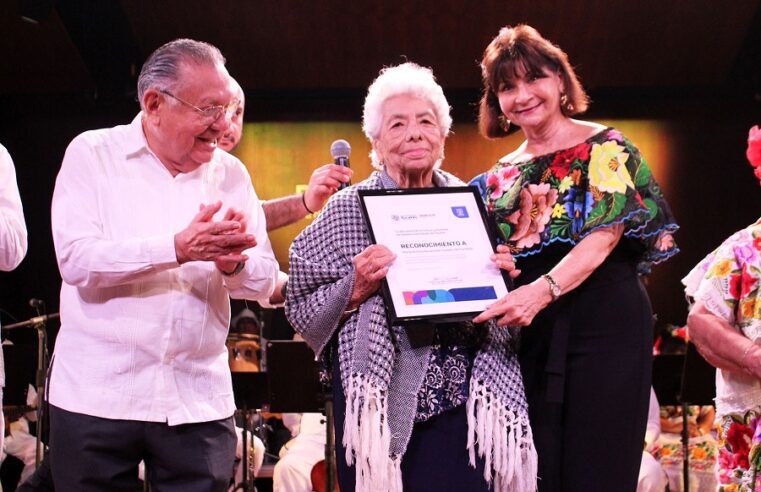 Homenajean a María Hoil Góngora y María Navarrete Cordero, por su amor a la música