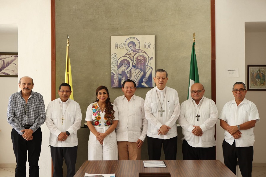 Se reúne Díaz Mena con el Arzobispo de Yucatán