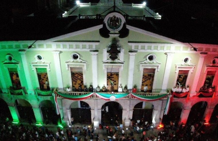 Con orden y tranquilidad, yucatecos celebran el grito de Independenciaencia