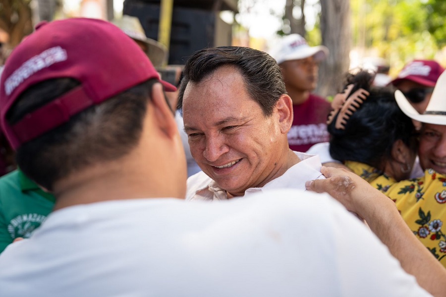 Por nuestros hijos trabajamos todos, sociedad y gobierno, maestros y padres de familia: Huacho Díaz Mena