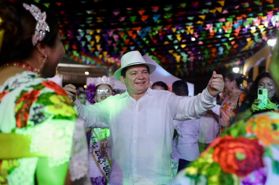 Tradiciones, pilar para la transformación de Yucatán: Huacho Díaz Mena