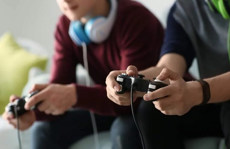 Con videojuegos reclutan a jóvenes para que se unan a cárteles del narcotráfico