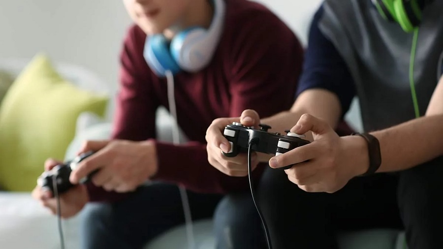 Con videojuegos reclutan a jóvenes para que se unan a cárteles del narcotráfico