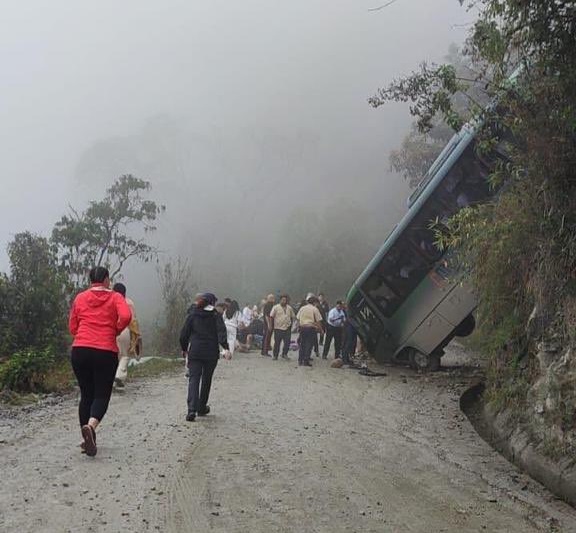 Autobús se accidenta en Machu Picchu; hay 4 mexicanos heridos