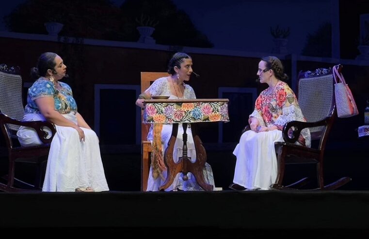 Con La Tía Mariela, Conchi León colma de nostalgia el Teatro Daniel Ayala