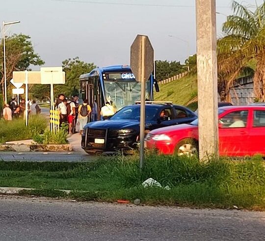 Alocado pasajero secuestra un autobús del Va y Ven en Mérida