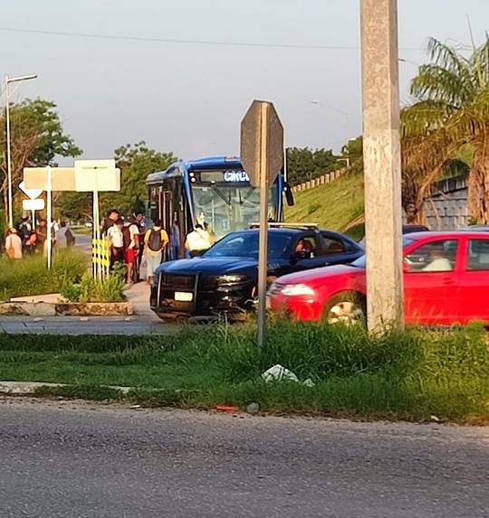 Alocado pasajero secuestra un autobús del Va y Ven en Mérida