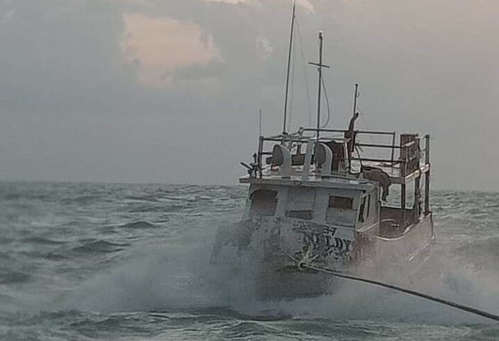 Sin aparecer dos barcos con siete pescadores a bordo tras el paso de Milton por Yucatán