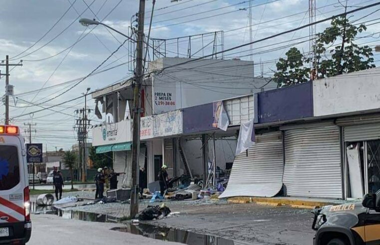 Explosión en plaza de la avenida Quetzalcóatl daña comercios y viviendas