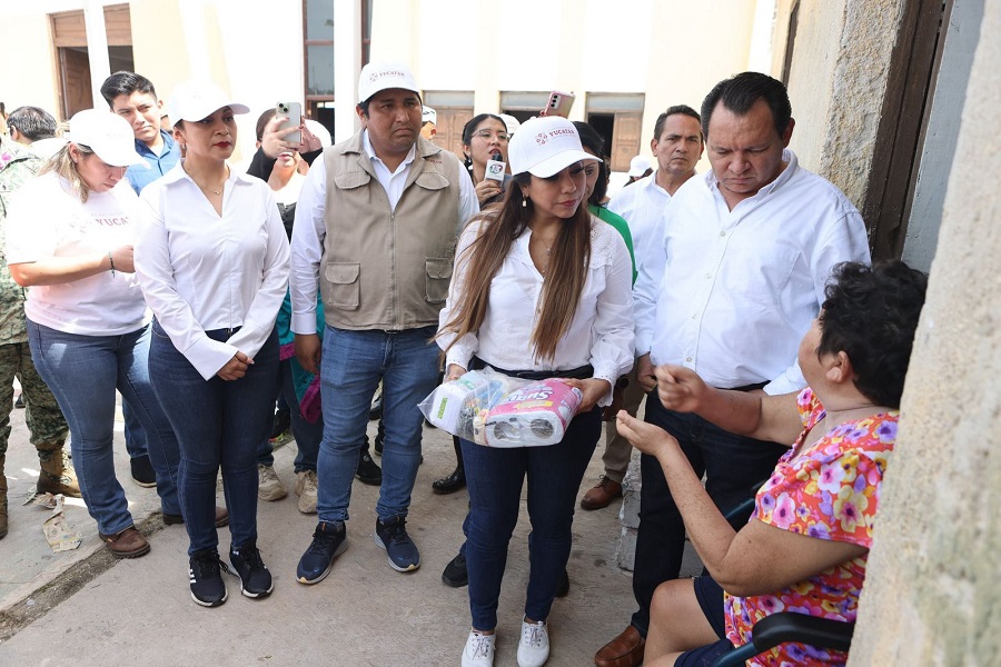 Encabeza el gobernador entrega de ayuda a familias del oriente de Yucatán