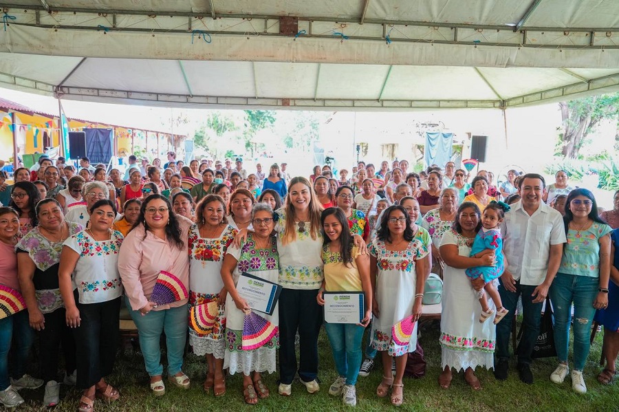 Cecilia Patrón reconoce la invaluable contribución de las mujeres rurales