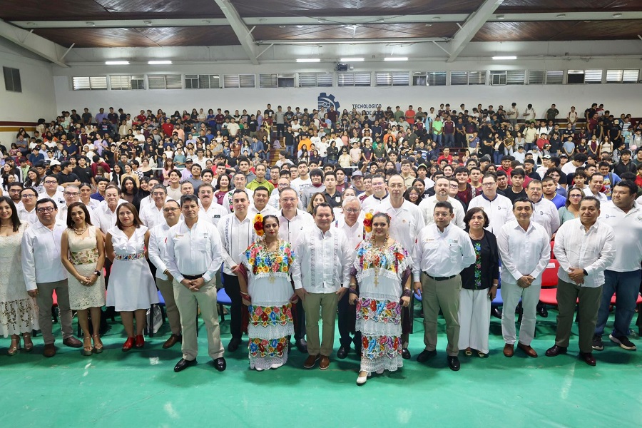 Anuncia el Gobierno de Yucatán 20 mil becas a estudiantes de nivel superior