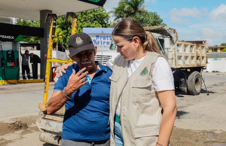 Cecilia Patrón supervisa y dirige acciones de bacheo en las colonias de Mérida