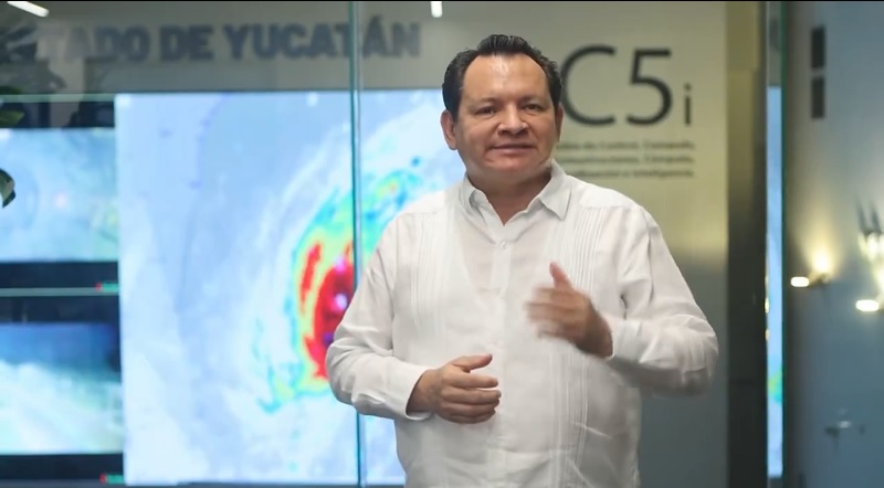 El gobernador Huacho Díaz reporta saldo blanco en Yucatán tras el huracán Milton