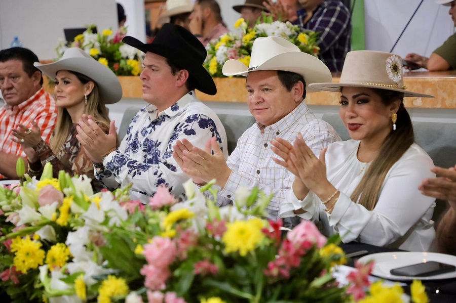 Encabeza Díaz Mena la presentación de la feria Tizimín 2025