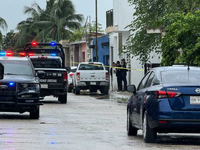 Balacean camioneta del director de Participación Ciudadana de Playa del Carmen