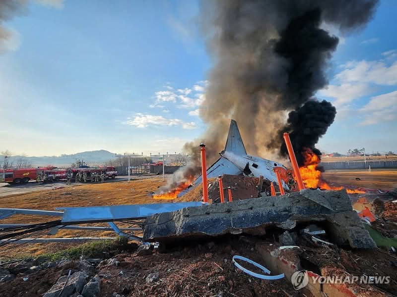 Horrible accidente aéreo Corea del Sur!